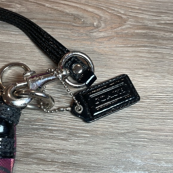 Coach Poppy Wristlet - Picture 5 of 5